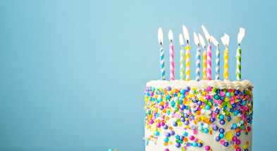 Tort urodzinowy ze świeczkami