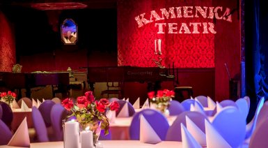 Spektakl w Teatrze Kamienica ze Słodkim Poczęstunkiem dla Dwojga - voucher do teatru