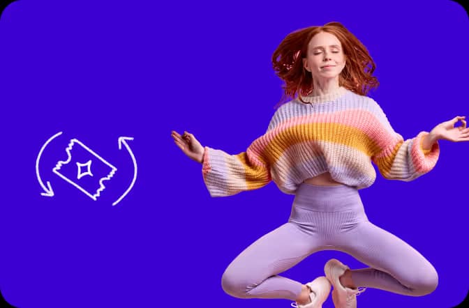 uśmiechnięta kobieta z zamkniętymi oczami